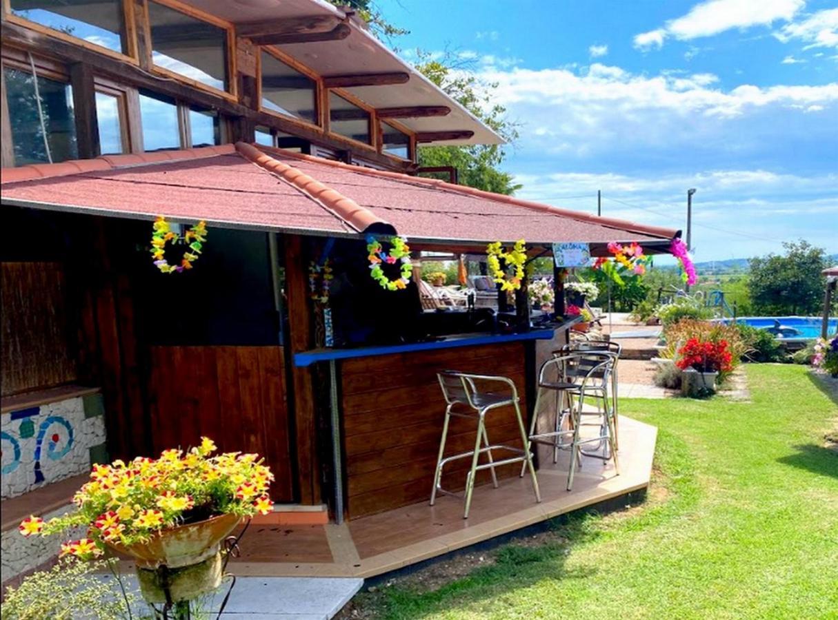 Brojo Hill Bed & Breakfast Longare Luaran gambar