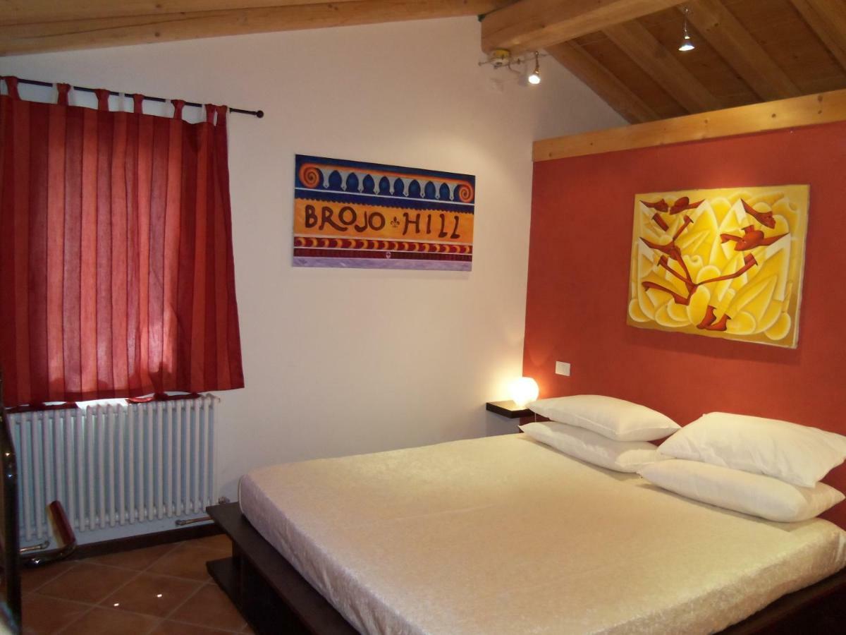 Brojo Hill Bed & Breakfast Longare Luaran gambar