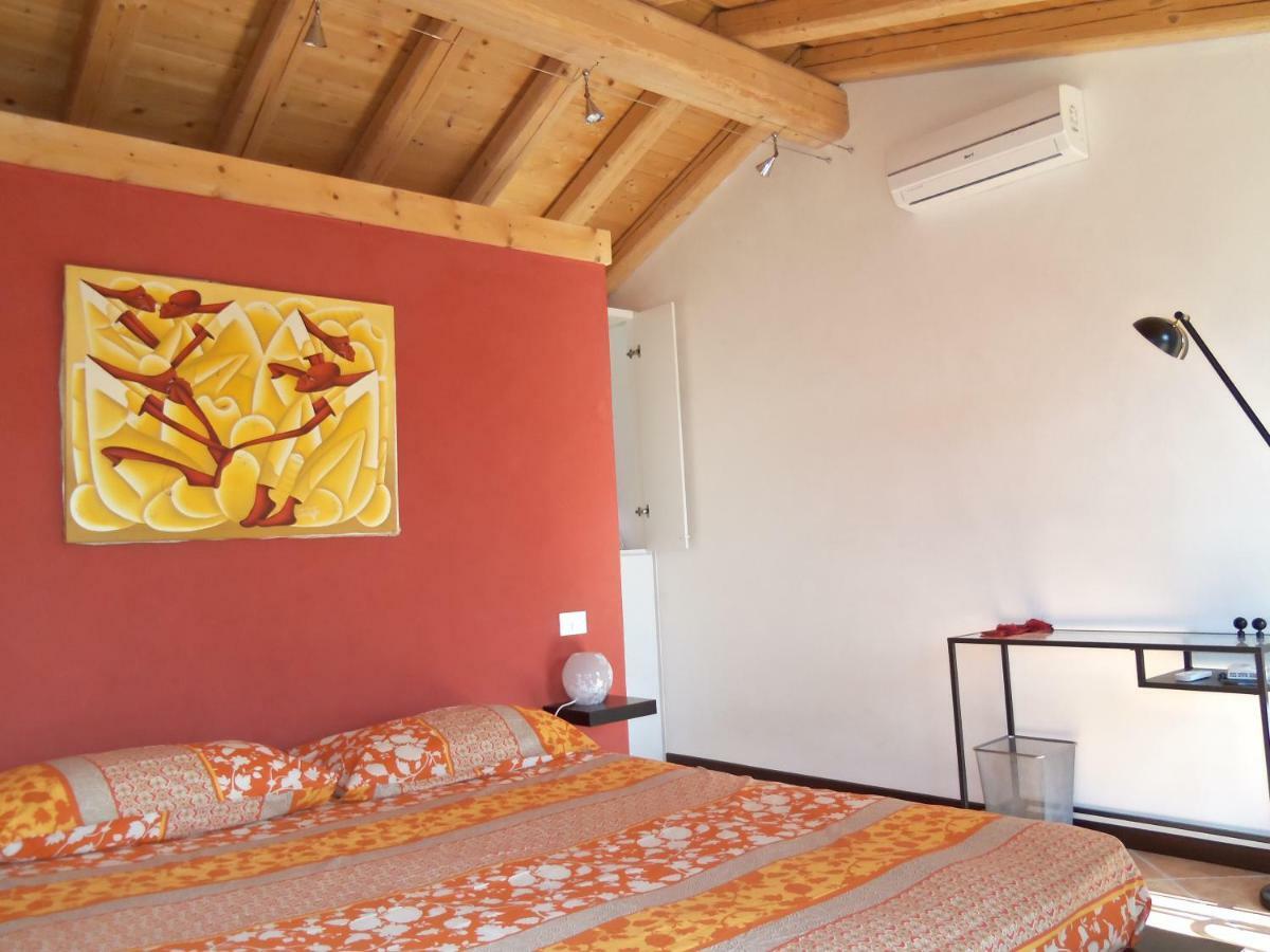 Brojo Hill Bed & Breakfast Longare Luaran gambar
